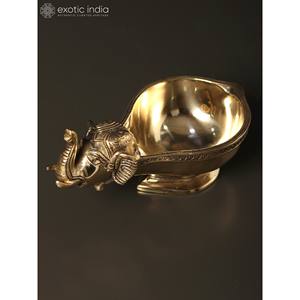 Elefante de diseño hecho a mano de 7 pulgadas Diya en latón Lámpara de latón decorativa con diseño de elefante para decoración del hogar y decoración del templo - Product Image 1
