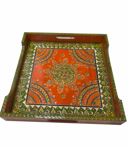 Plateau de rangement carré en bois artisanal Nirmala 14x14x2 pouces, design bohème, motif peint à la main rouge et vert, pour intérieur - Product Image 3