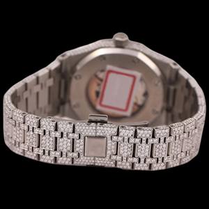 Montre de qualité supérieure en moissanite entièrement sertie de diamants, cadran entièrement diamanté avec fonction date automatique, pour toutes les occasions - Product Image 3