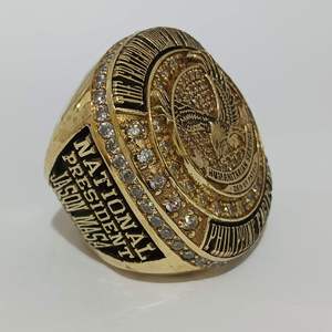 Anillo de Fraternidad Personalizado |   Anillo Personalizado con Letra Griega |   Opciones de Oro y Plata - Product Image 1
