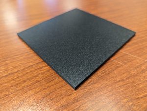 Panneau en mousse PVC WPC noir 10 mm, revêtement ignifuge, densité 0,6 g/cm3, taille sur mesure - Product Image 3