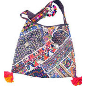 Sac à bandoulière ethnique en polyester écologique, brodé style bohème Banjara, fait main, avec fermeture éclair, motifs tribaux vibrants - Product Image 1