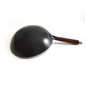 Wok de Acero Inoxidable de Primera Calidad, Grado Comercial, Fondo Redondo, Martillado a Mano, Capacidad de 20L, Mango de Madera, Apto para Lavavajillas - Product Image 4