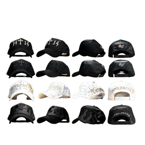 Gorra de béisbol de gamuza personalizada de 5 paneles al por mayor, gorra estructurada con visera en A, forro de satén negro, bordada, ajustable, deportiva - Product Image 1