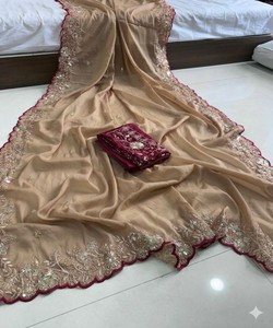 ชุดสาหรี่ผ้าจอร์เจตต์ทันสมัย ตกแต่งด้วยงานปักเลื่อมและงานฉลุ พร้อมเสื้อปักแบบยังไม่เย็บติดกับชุด สำหรับงานแต่งงาน ราคาขายส่ง เสื้อผ้าชาติพันธุ์ รหัสสินค้า 84817 - Product Image 3