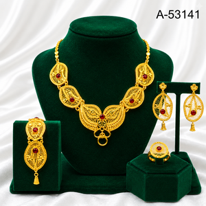 Conjunto Completo de Joyería Chapada en Oro con Corte Cojín y Filigrana, Diseño Moderno y de Última Tendencia para Mujer: Collar, Pendientes, Anillo y Pulsera AP-53141 - Product Image 1