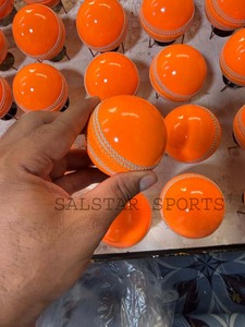 Pelota de Cricket de Cuero Cosida a Mano de Alta Calidad al por Mayor, Grado A, Tamaño Adulto 156GM, Color Naranja para Entrenamiento, con Logotipo Personalizado - Product Image 3