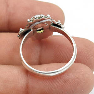 แหวนโบฮีเมียนวินเทจขายส่งจำนวนมาก ราคาพิเศษ แหวนเงินแท้ 925 ประดับพลอยมูนสโตนรูปไข่สีรุ้ง - Product Image 4