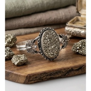 Brazalete de pirita natural hecho a mano al por mayor, brazalete de cristal de moda de la India, brazalete de pirita de la prosperidad - Product Image 1