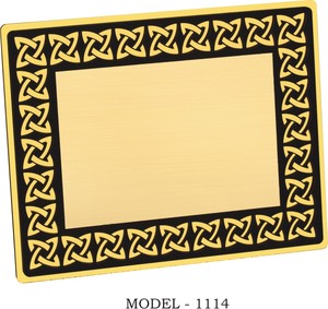 Trophée en bois MDF modèle 1114 avec cadre gravé, style noir, avec support. - Product Image 5