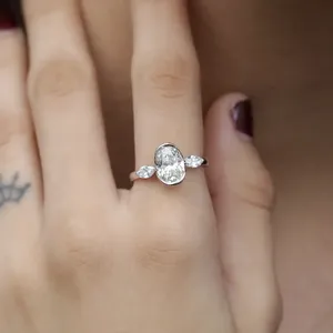 แหวนเพชรทรงรี 14K เพาะเลี้ยงในห้องปฏิบัติการ ดีไซน์ทันสมัย แหวนเพชรเม็ดเดี่ยว แหวนเพชรดีไซน์สร้างสรรค์ ความใส VVS-VS รับรองโดย IGI - Product Image 2