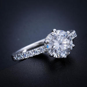 Bague solitaire en argent sterling 925 avec diamant moissanite de luxe, taille princesse, pour importateurs et détaillants de bijoux - Product Image 2