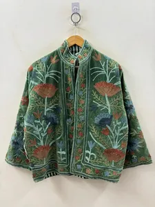 Abrigo de Terciopelo Bordado para Mujer, Estilo Bohemio con Patrón Floral, Chaqueta Étnica Hecha a Mano, Color Verde, Ropa de Abrigo para Otoño - Product Image 3