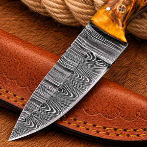 Couteau de chasse Damas personnalisé OEM/ODM avec manche en bois et résine, lame fixe, couteau de survie pour le camping en plein air avec étui en cuir - Product Image 3