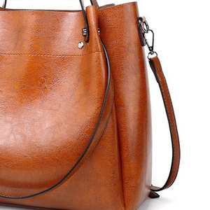 Hot Selling Leather Duffel <b>Bags</b> for <b>Men</b> Women Genuine Leather Travel Overnight Weekend Leather Duffle <b>Bag</b> - Product Image 4