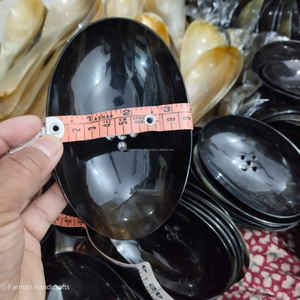 Porte-savon artisanal en véritable corne de buffle, poli naturellement, accessoire de salle de bain à prix avantageux - Product Image 4