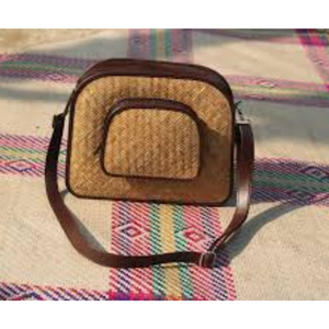 Sac à main Shetal Pati (Sitol Pati) durable et léger, élégant sac seau tissé à la main avec bandoulière pour usage quotidien - Product Image 2