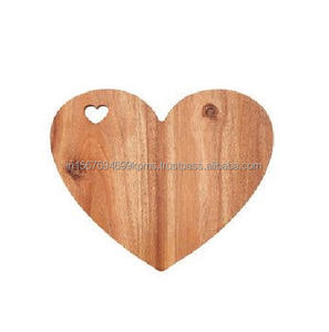 Trophée de chef récompensant la planche à découper de coeur pour la femme au foyer et les mères artisanat en bambou naturel bloc de coupe personnalisé fabriqué en inde - Product Image 1