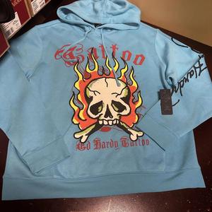 Pull à capuche pour homme avec motif tête de mort et ensemble short - Product Image 2