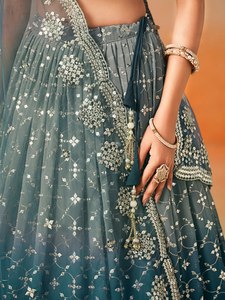 <span class=keywords><strong>Robe</strong></span> de <span class=keywords><strong>demoiselle</strong></span> <span class=keywords><strong>d</strong></span>'<span class=keywords><strong>honneur</strong></span> en organza turquoise brodé, style lehenga, avec crop top et dupatta, col en V, coupe trapèze, longueur ras du sol, séchage rapide, dos nu - Product Image 5