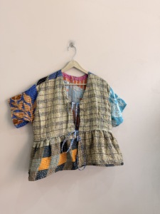 Top de Mujer Acolchado Estilo Hippie Hecho a Mano con Diseño Kantha Vintage - Product Image 4