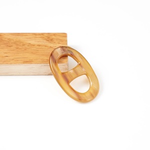 Anillo para Bufanda Ecológico de Cuerno de Búfalo con Acabado Pulido, Sujeción Segura y Elegancia Suave para Bufandas - Regalo de Año Nuevo y Halloween - Product Image 1