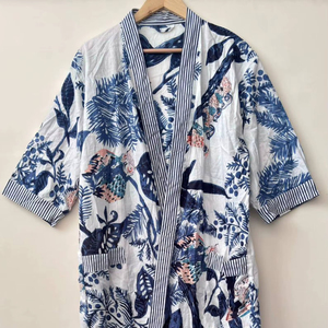 Peignoir Kimono Décontracté en Coton Imprimé Floral Fait Main pour Femme – Vêtement de Nuit Sexy en Coton Respirant et Écologique - Product Image 1