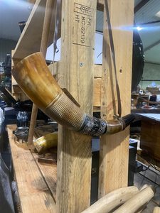 UO Craft Authentique Shofar en Corne de Bœuf Casher Entièrement Poli, Corne à Souffler Traditionnelle Naturelle Respirante pour Rosh Hashanah et Yom Kippur - Product Image 6