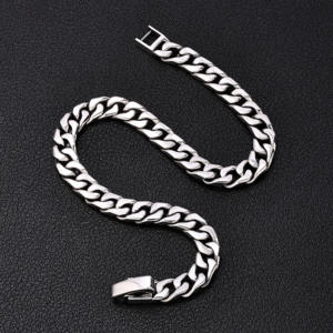 Pulsera de Plata de Ley con Acabado Antiguo, Eslabones de Seis Milímetros, Cadena de Muñeca de Inspiración Retro, Joyería Fina Elegante Unisex - Product Image 1