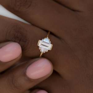 Anillo de Compromiso de Diamantes con Corte Esmeralda para Mujer, Oro de 14K, Estilo Clásico, Certificado IGI - Product Image 6