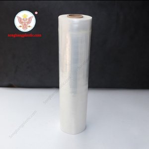 ฟิล์มยืดกันความชื้นทำจากพลาสติก PE แบบใช้มือใช้ห่อพาเลทแบบนุ่มพิเศษจากโรงงาน - Product Image 3