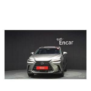 Lexus NX 2024 Premium, norme d'émission Euro V, sièges en cuir, conduite à gauche, 81 396 km, avec caméra de recul - Product Image 3