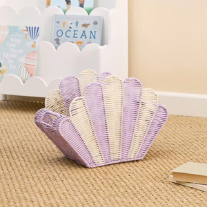 Cesta de Almacenamiento Tejida en Forma de Concha de Color Morado y Blanco, Cesta de Almacenamiento de Juguetes de Ratán Hecha a Mano de Vietnam - Product Image 3
