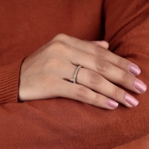 แหวนเพชรทรงกลมเพาะเลี้ยงในห้องปฏิบัติการ วงแหวนทองคำขาว 14K สำหรับผู้หญิง ของขวัญวันครบรอบ ผลิตและจำหน่ายโดยผู้ผลิตงานแฮนด์เมด - Product Image 5