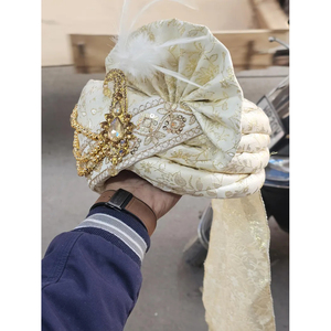 มงกุฎแต่งงานสีงาช้างและสีทอง |   เข็มกลัดเจ้าบ่าวอินเดียแบบซาฟา (55 ซม.) - Product Image 4