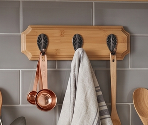 Premium <b>Black</b> Stainless Steel <b>Hook</b> With Wooden Base Simple Design Perfect For Stylish Bathroom Kitchen Door Decoration - Product Image 4