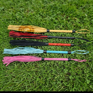 Fouet équestre professionnel en cuir véritable avec poignée confortable pour l'entraînement équestre, la pratique des courses de chevaux et l'équipement d'écurie - Product Image 1