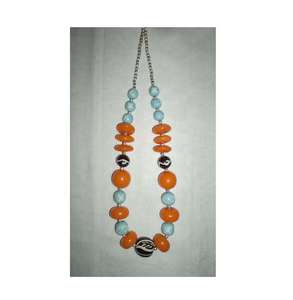Ensemble de colliers en résine, collier en résine avec boucles d'oreilles, design de collier en résine, collier en résine personnalisé - Product Image 3
