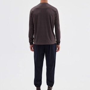 Chemise en tricot gaufré de haute qualité, matière respirante, toucher doux, conçue pour un confort durable. - Product Image 2