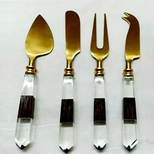 Hermosos mangos de resina y un juego de cuchillos con hojas metálicas afiladas que elevan instantáneamente la presentación de sus platos. - Product Image 2