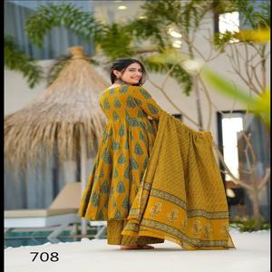 Nuevo Conjunto de Salwar Kameez de Diseñador de 3 Piezas con Estampado Digital, con Dupatta de Muselina Pura, Ropa Formal para Todas las Temporadas - Product Image 3