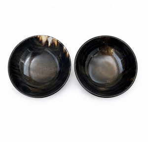 Bol à salade et de service en corne de buffle naturelle, vaisselle élégante artisanale pour une décoration rustique, des dîners de luxe et la maison - Product Image 2