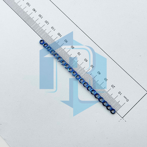 Plaques et vis en titane de haute qualité de 1,5 mm, découpables et verrouillables, lot de 46 pièces pour la chirurgie orthopédique vétérinaire des chats et des chiens - Product Image 5