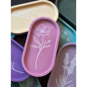 RR ENTERPRISES Handcrafted Resin Modern Oval and Round Design Serving Trays for Home Decor - Product Image 1