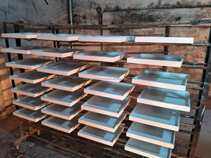 Plateau de service festonné en laque peint à la main de haute qualité pour la nourriture, les collations, plateau de service en bois avec poignées en provenance du Vietnam - Product Image 6