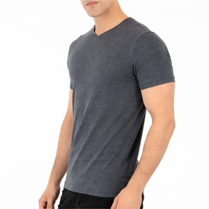 T-shirt pour homme en coton uni gris foncé à col en V, manches courtes, coupe ajustée, couleur unie, basique, premium, confortable, respirant, doux - Product Image 4