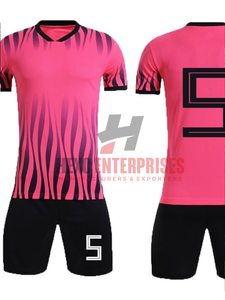 Maillot de football unisexe personnalisé 2026 respirant et anti-humidité avec short à séchage rapide et logo imprimé numériquement sur le devant, grandes tailles - Product Image 1