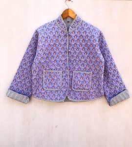 Chaqueta Acolchada de Algodón Reversible Hecha a Mano en Jaipur con Estampado Kantha Sanganeri y Bordado para Mujer, Transpirable para Otoño e Invierno - Product Image 6