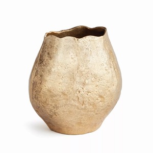 Jarrón de Mesa Contemporáneo de Bronce Hecho a Mano de la Colección Studio con Acabado Texturizado, 23.5 cm de Altura - Product Image 2