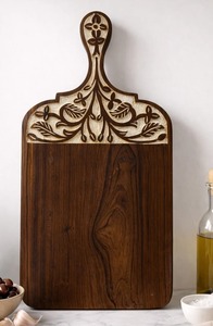 Planche à découper carrée en bois Linea Exports Inc avec poignée, épaisseur 1,3 cm, lavable au lave-vaisselle, non toxique, design rustique, facile à nettoyer - Product Image 3